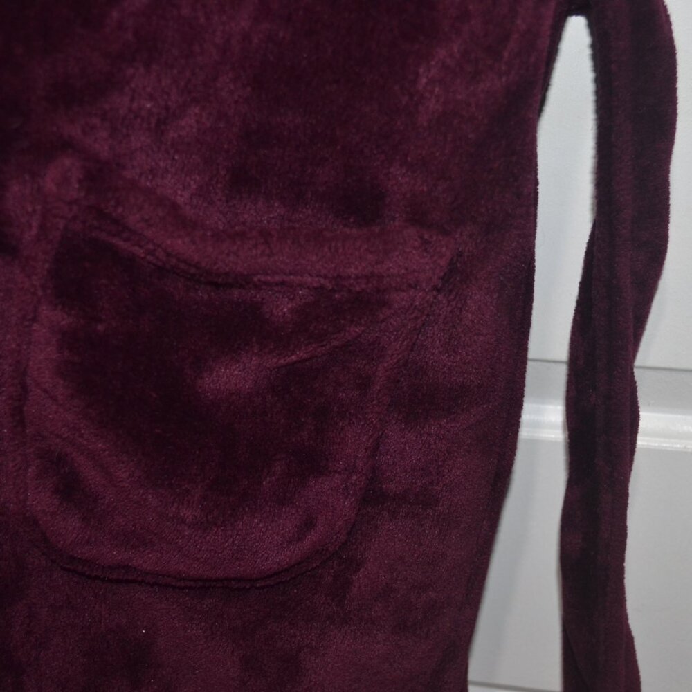 Victoria Secret women fluffy bath robe. Size Small and X/SMALL. Color burgundy. - Picture 6 of 8